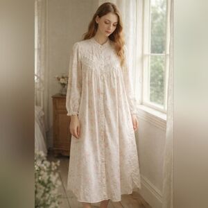 Vtg LAURA ADAMS Maxi Nightgown Sz P (XS/S) Cotton Floral Long Sleeve Cottagecore